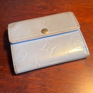 Louis Vuitton Vernis leather early 2000’s light blue card and change wallet!